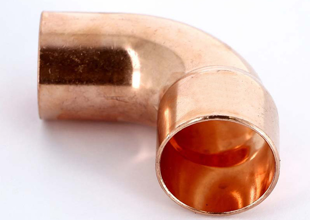 Медный однораструбный угол 90 ̊ 1/2